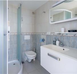 2 bedroom villa with pool and sea views in Bol, Brač Island, sleeps 4